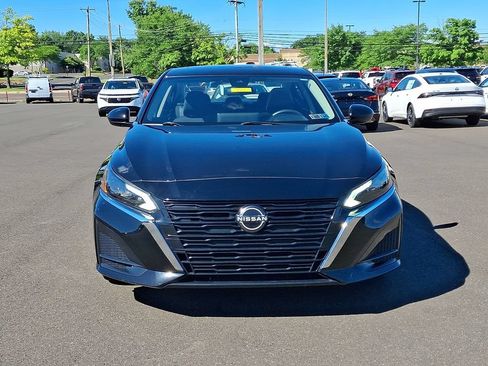 Certified 2023 Nissan Altima 2.5 SV w/ SV Premium Package FWD image 2