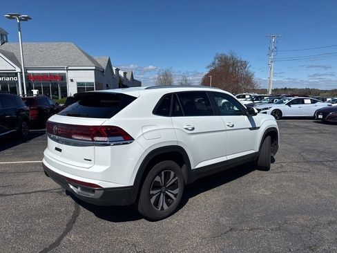 Used 2024 Volkswagen Atlas Cross Sport SE AWD/4WD image 3