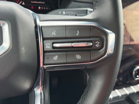 Used 2026 GMC Acadia Elevation w/ Elevation Premium Package FWD image 30