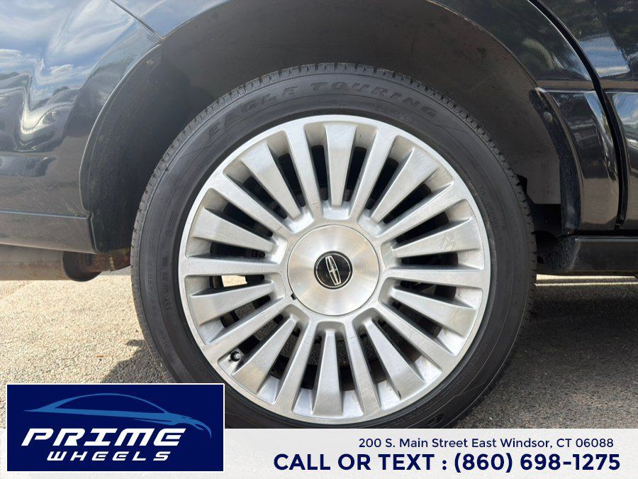 Used 2015 Lincoln Navigator 2WD image 30