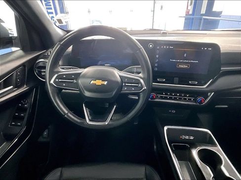 Used 2025 Chevrolet Equinox LT w/ Convenience Package II AWD/4WD image 17
