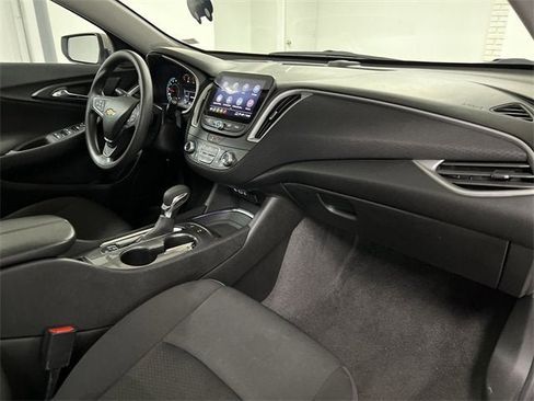 Used 2024 Chevrolet Malibu LT image 29