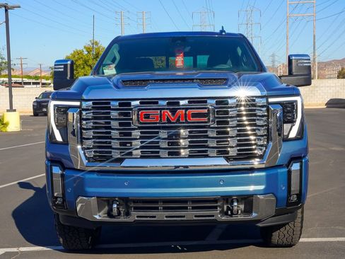 New 2026 GMC Sierra 3500 Denali w/ Denali Reserve Package image 4