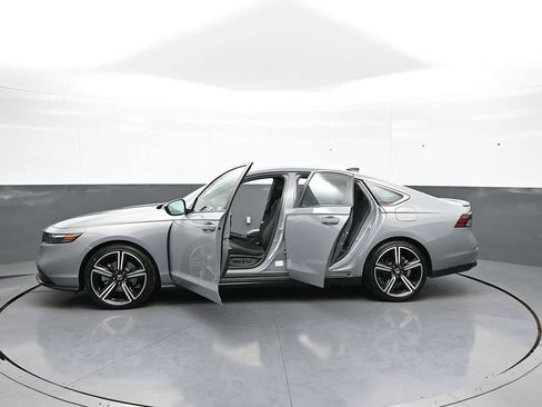 Used 2024 Honda Accord Sport image 29