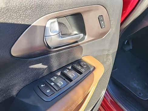 Used 2017 Chrysler Pacifica Limited w/ Advanced Safetytec Group image 10