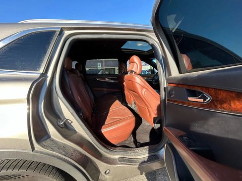 Used 2017 Lincoln MKX Reserve image 15