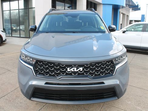 Used 2022 Kia Sorento S image 2