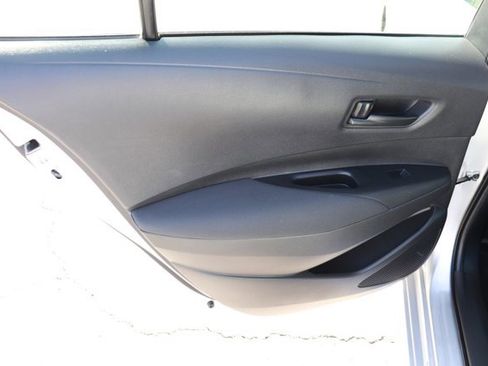 Used 2025 Toyota Corolla LE image 11