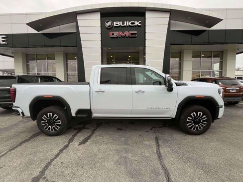 Certified 2026 GMC Sierra 2500 Denali Ultimate w/ Max Trailering Package image 2