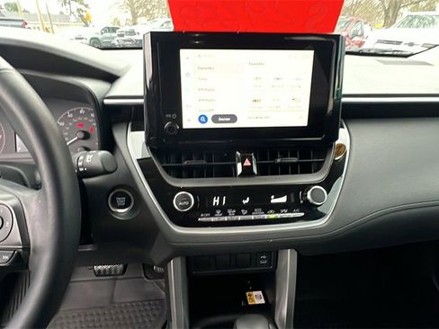 Used 2023 Toyota Corolla Cross LE image 27