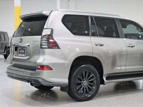 Used 2023 Lexus GX 460 Premium w/ Accessory Package image 10
