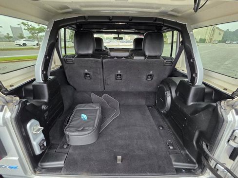 Used 2023 Jeep Wrangler Unlimited Sahara AWD/4WD image 14