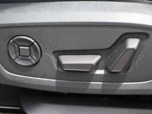 Used 2021 Audi Q3 2.0T Premium w/ Convenience Package AWD/4WD image 16