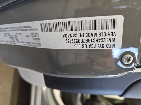 Used 2023 Chrysler Pacifica Touring-L FWD image 34