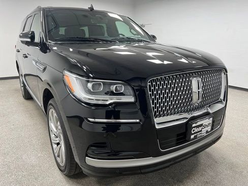 Used 2024 Lincoln Navigator Reserve image 2