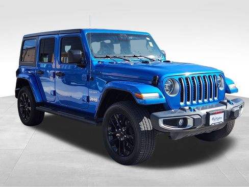Used 2022 Jeep Wrangler Unlimited Sahara w/ Cold Weather Group image 4