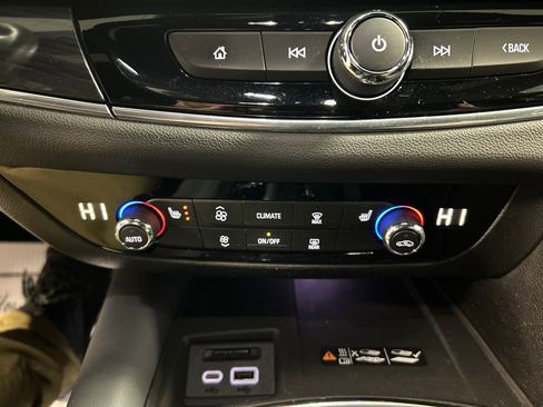 Used 2023 Buick Enclave Essence w/ Sound and Sites Package image 19