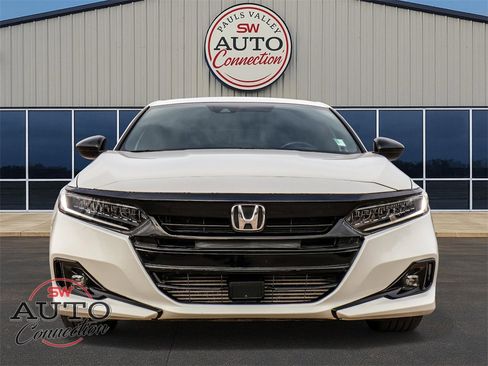 Used 2021 Honda Accord Sport image 2