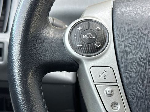 Used 2014 Toyota Prius V Five FWD image 29