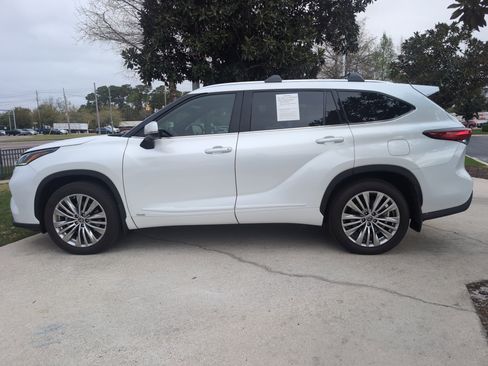 Used 2022 Toyota Highlander Platinum image 7