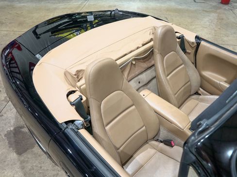 Used 1999 MAZDA MX-5 Miata RWD image 18