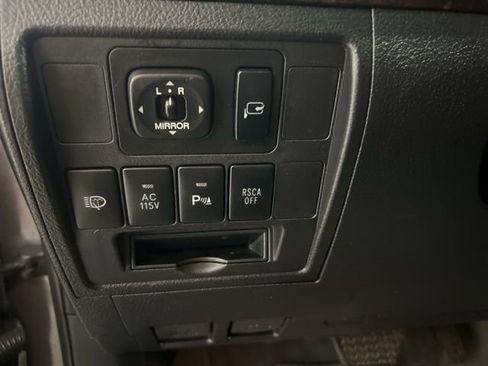 Used 2009 Toyota Land Cruiser AWD/4WD image 14