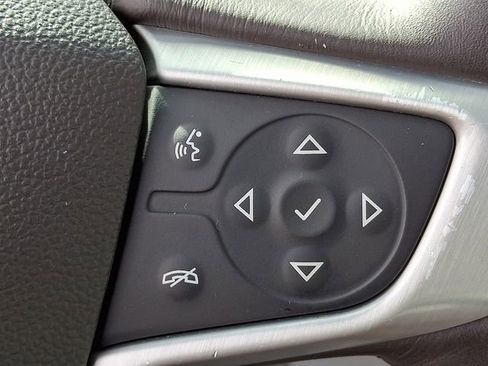 Used 2017 GMC Acadia SLT image 20