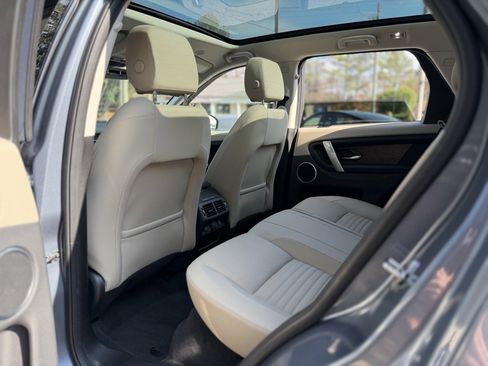 Used 2023 Land Rover Discovery Sport S image 29