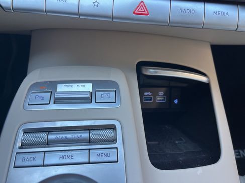 Used 2025 Genesis GV70 3.5T Sport w/ Sport Advanced Package image 22