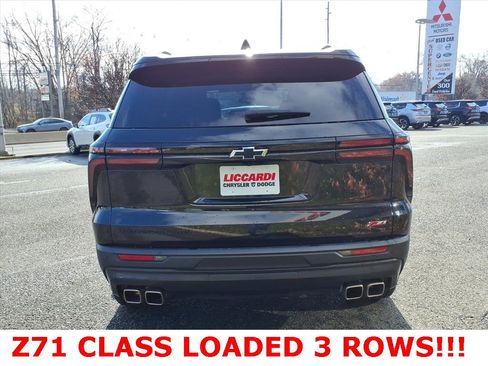Used 2024 Chevrolet Traverse Z71 image 6