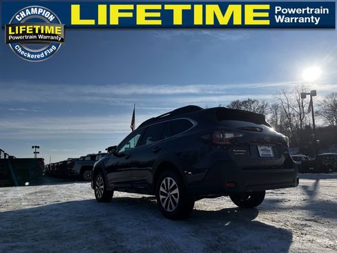 Used 2024 Subaru Outback Premium image 8