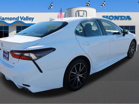 Used 2023 Toyota Camry SE image 6