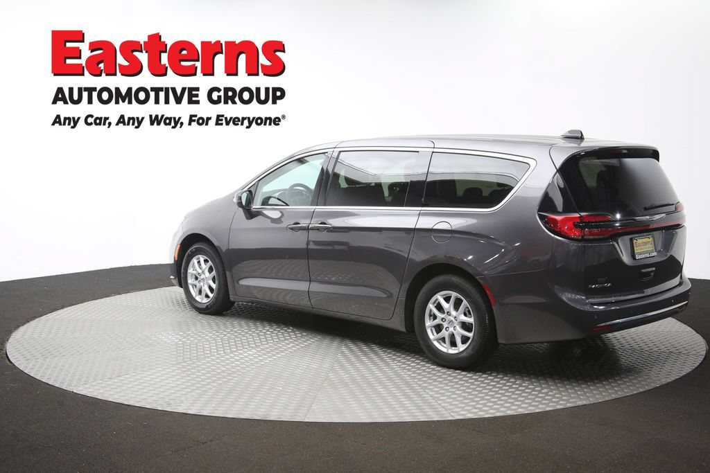 Used 2023 Chrysler Pacifica Touring-L FWD image 66