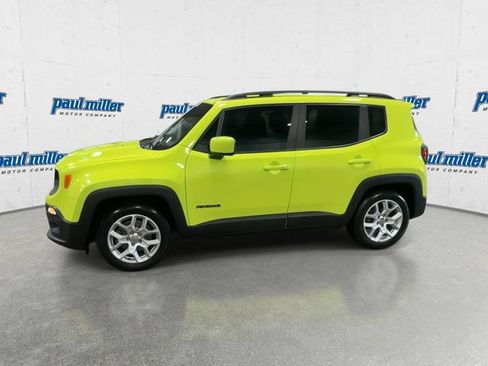 Used 2017 Jeep Renegade Latitude w/ Cold Weather Group FWD image 6