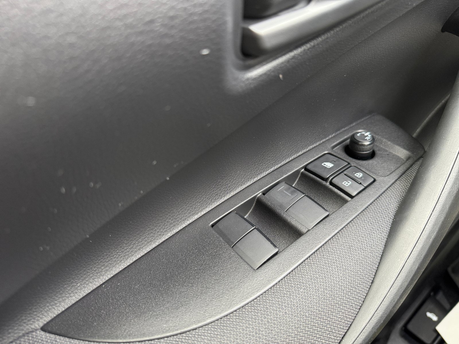 Used 2022 Toyota Corolla LE FWD image 14