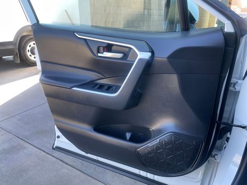 Used 2025 Toyota RAV4 XLE w/ Convenience Package image 18