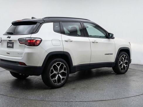 Used 2025 Jeep Compass Limited AWD/4WD image 9