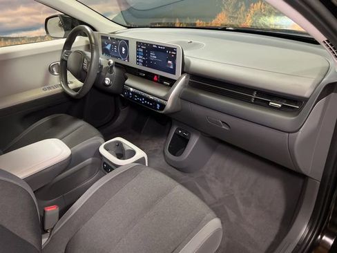 Used 2024 Hyundai Ioniq 5 SEL RWD image 60