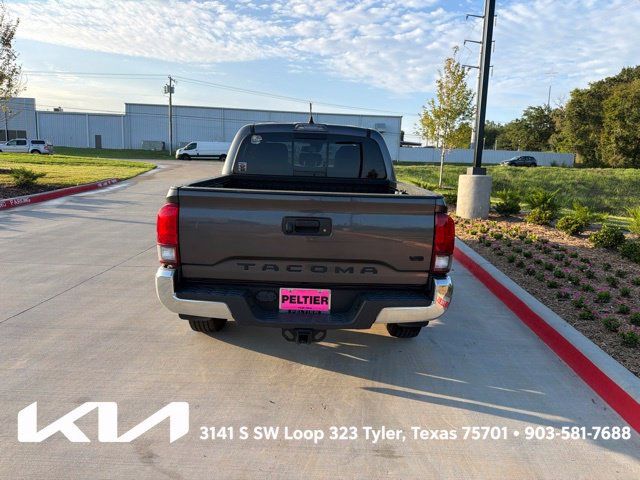 Used 2022 Toyota Tacoma SR5 RWD image 9