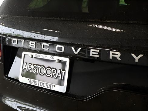 Used 2025 Land Rover Discovery Metropolitan Edition AWD/4WD image 18