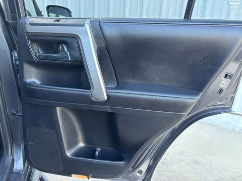 Used 2017 Toyota 4Runner image 32