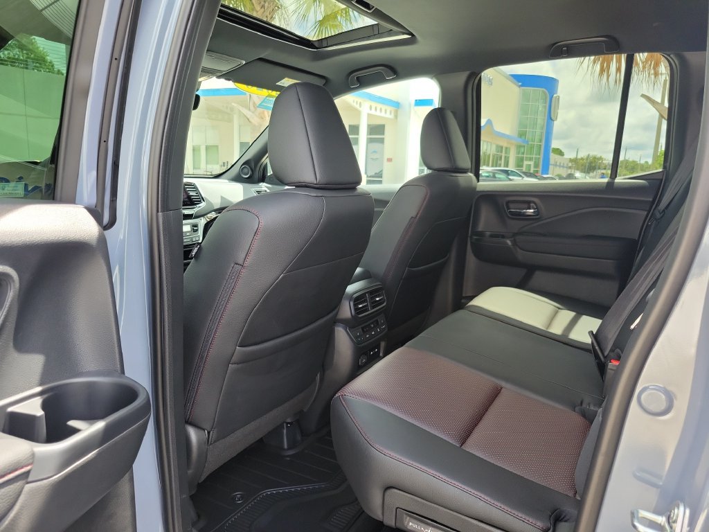 Certified 2026 Honda Ridgeline Black Edition image 11