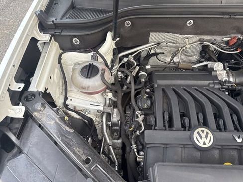 Used 2018 Volkswagen Atlas Launch Edition image 28