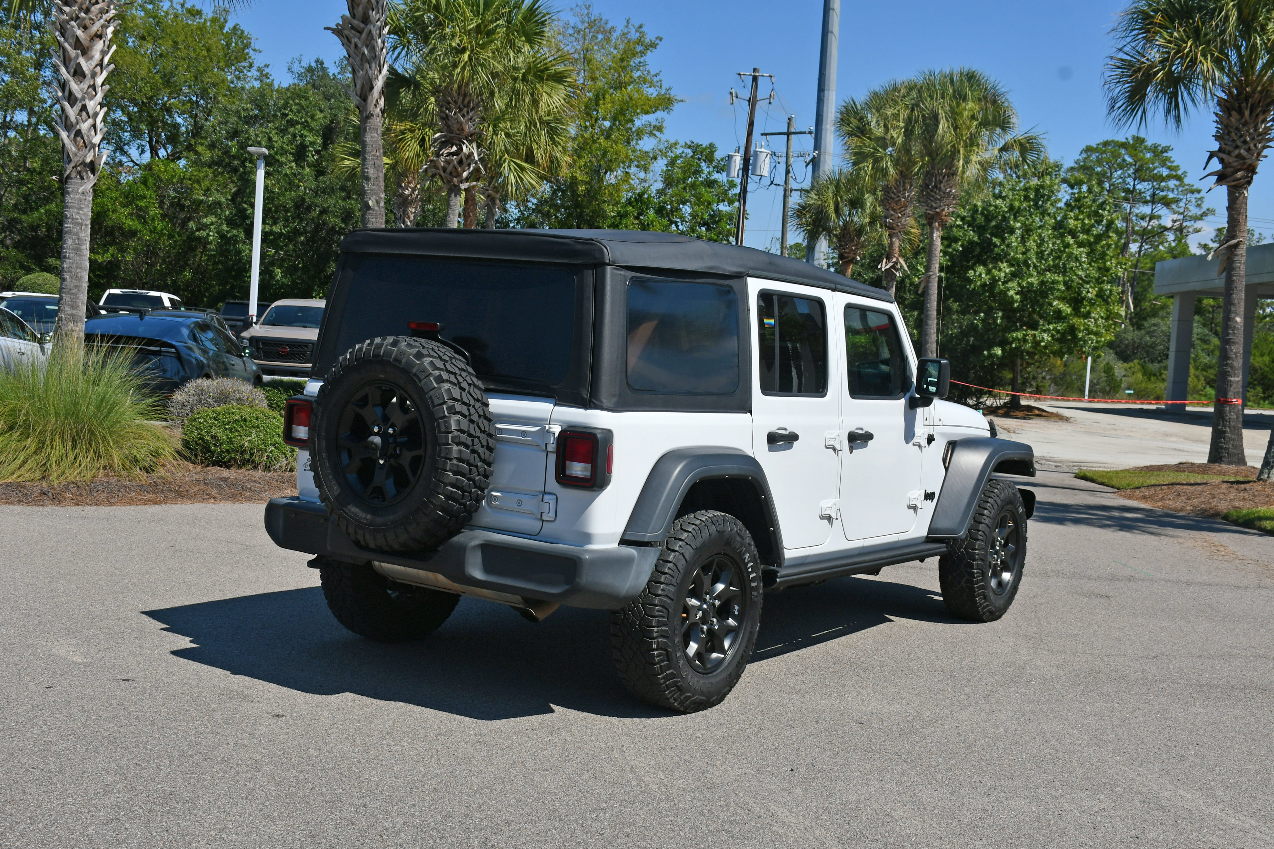 Used 2021 Jeep Wrangler Unlimited Sport AWD/4WD image 3