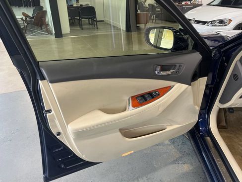 Used 2011 Lexus ES 350 FWD image 33