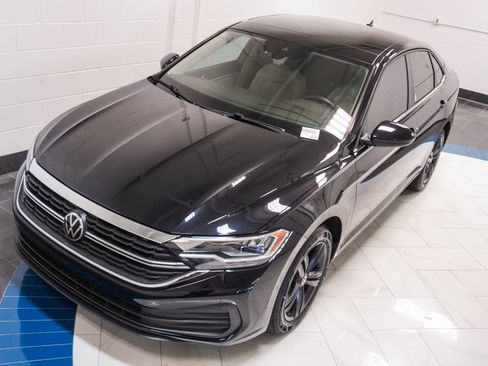 Used 2024 Volkswagen Jetta SE FWD image 34
