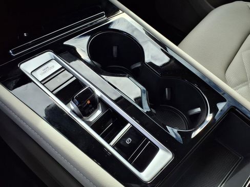 New 2026 Volkswagen Atlas SE image 17