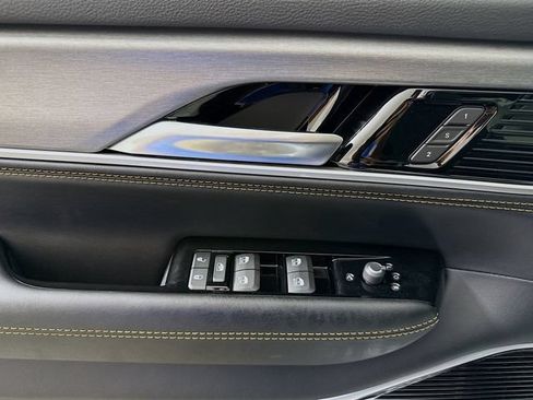 New 2026 Jeep Grand Wagoneer 4WD image 18