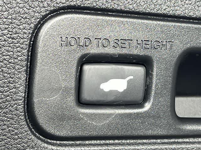Used 2025 Honda Pilot EX-L image 18