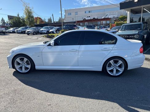 Used 2011 BMW 335i Sedan w/ Premium Pkg image 2